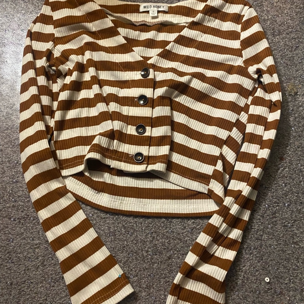 Wild honey Brown and white striped long sleeve cropped top size small. 🤎🤍